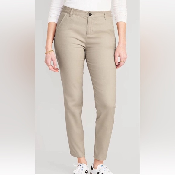 Old Navy Pants - NWT Old Navy Khaki Chino High Waisted slim Skinny Pants Women’s Size 14 Plus